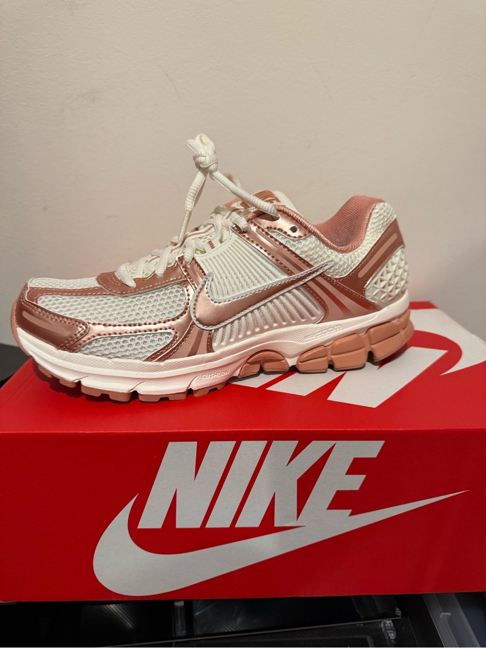 Nike Zoom Vomero 5 Shoe - Rose Gold/White